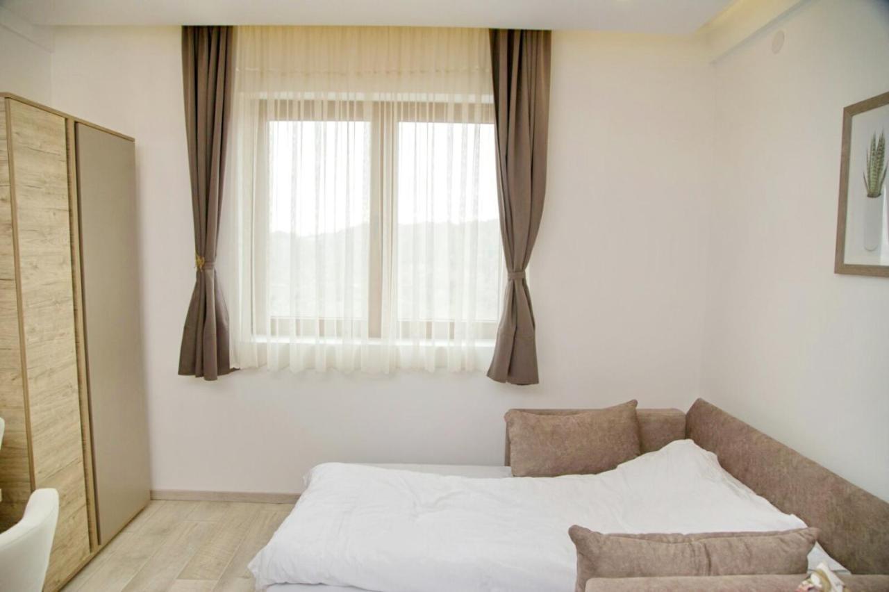 Kophill L36 Milmari Apartment โคเปานิก ภายนอก รูปภาพ
