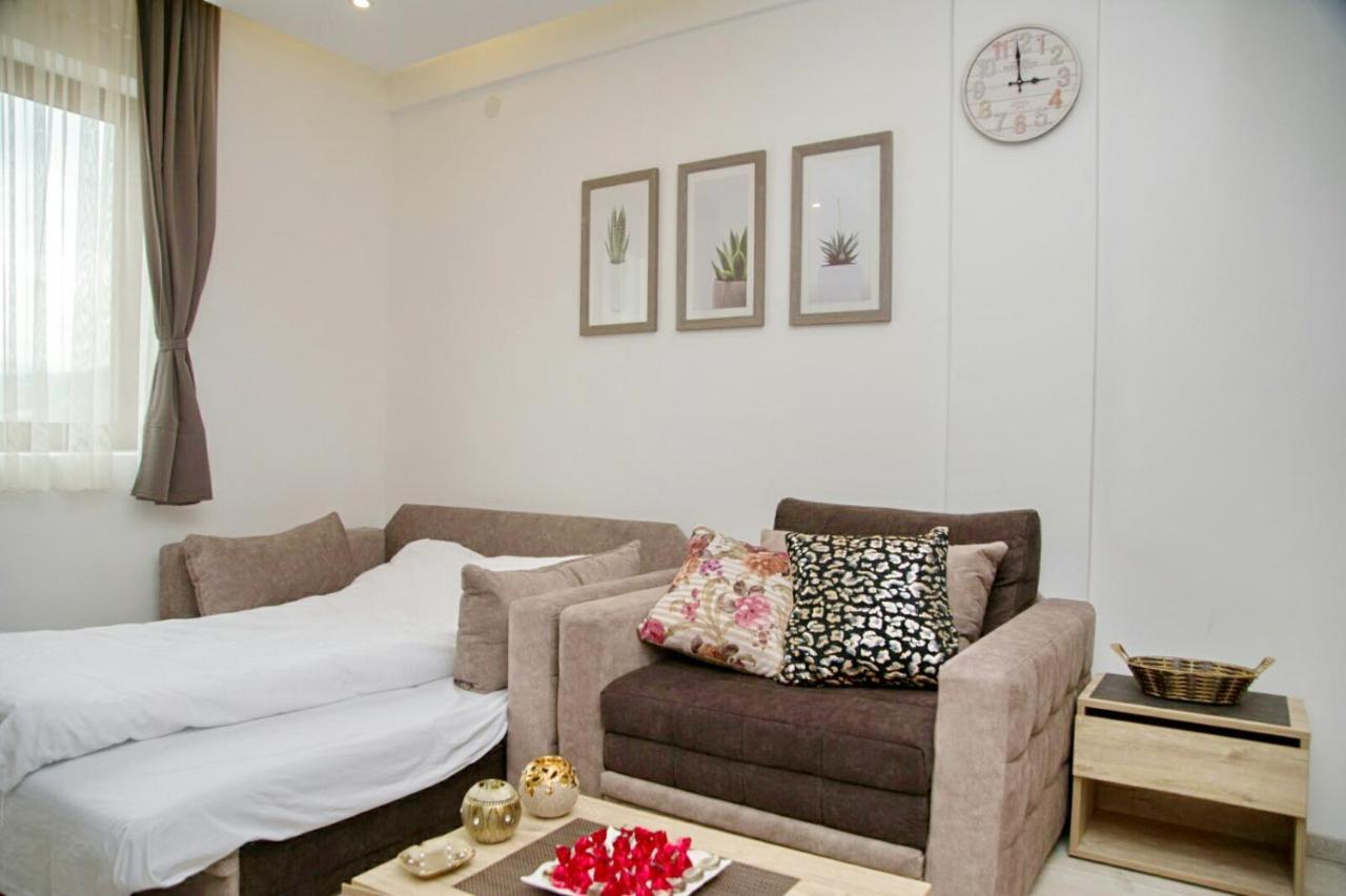 Kophill L36 Milmari Apartment โคเปานิก ภายนอก รูปภาพ